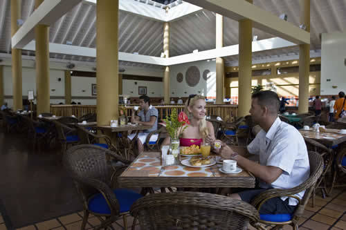 Sunsol Ecoland And Beach Resort Pedro Gonzalez Restaurant bilde